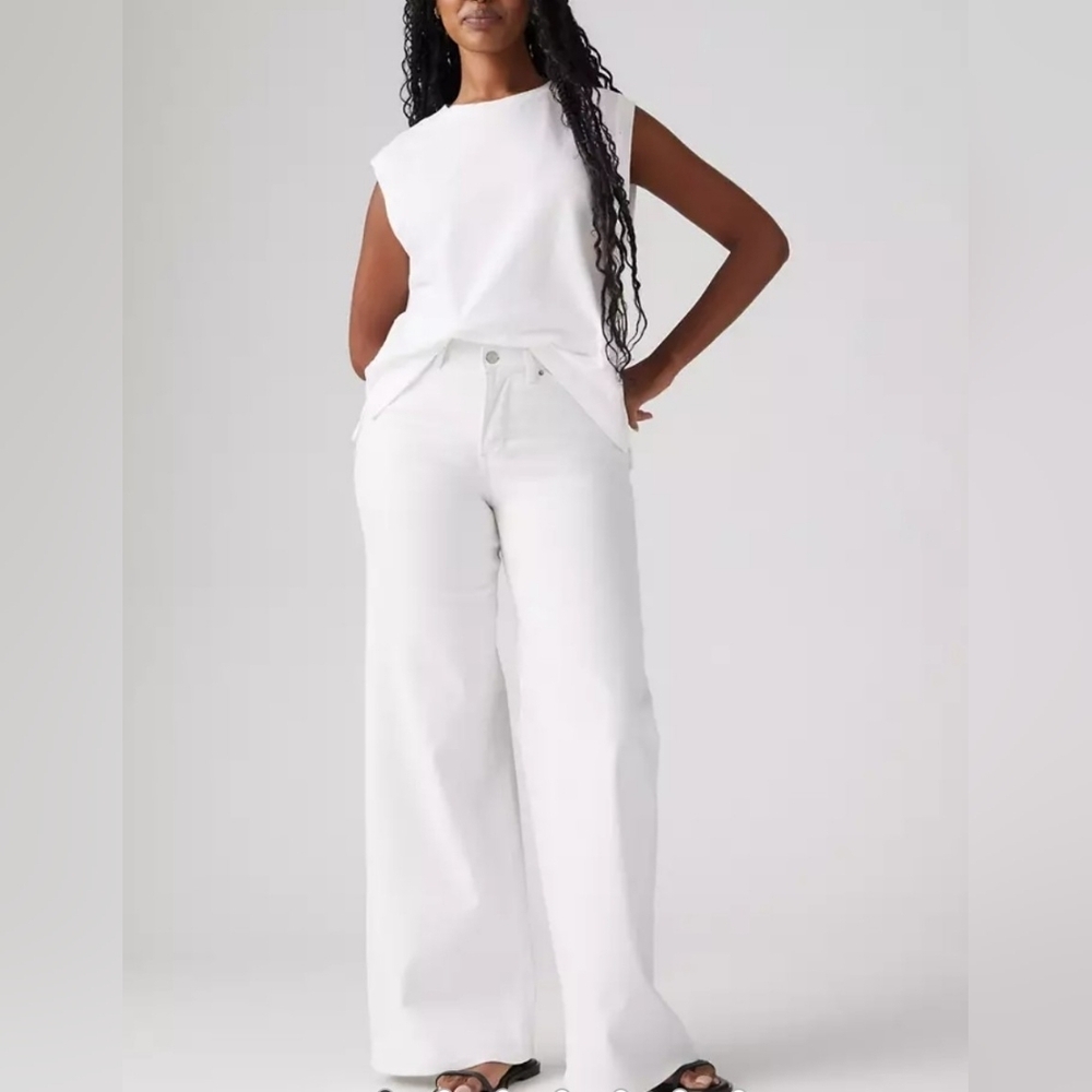 Levi Women's White Wide-Leg Jeans Shaping Size 32 Medium rise. NWOT - Picture 3 of 11